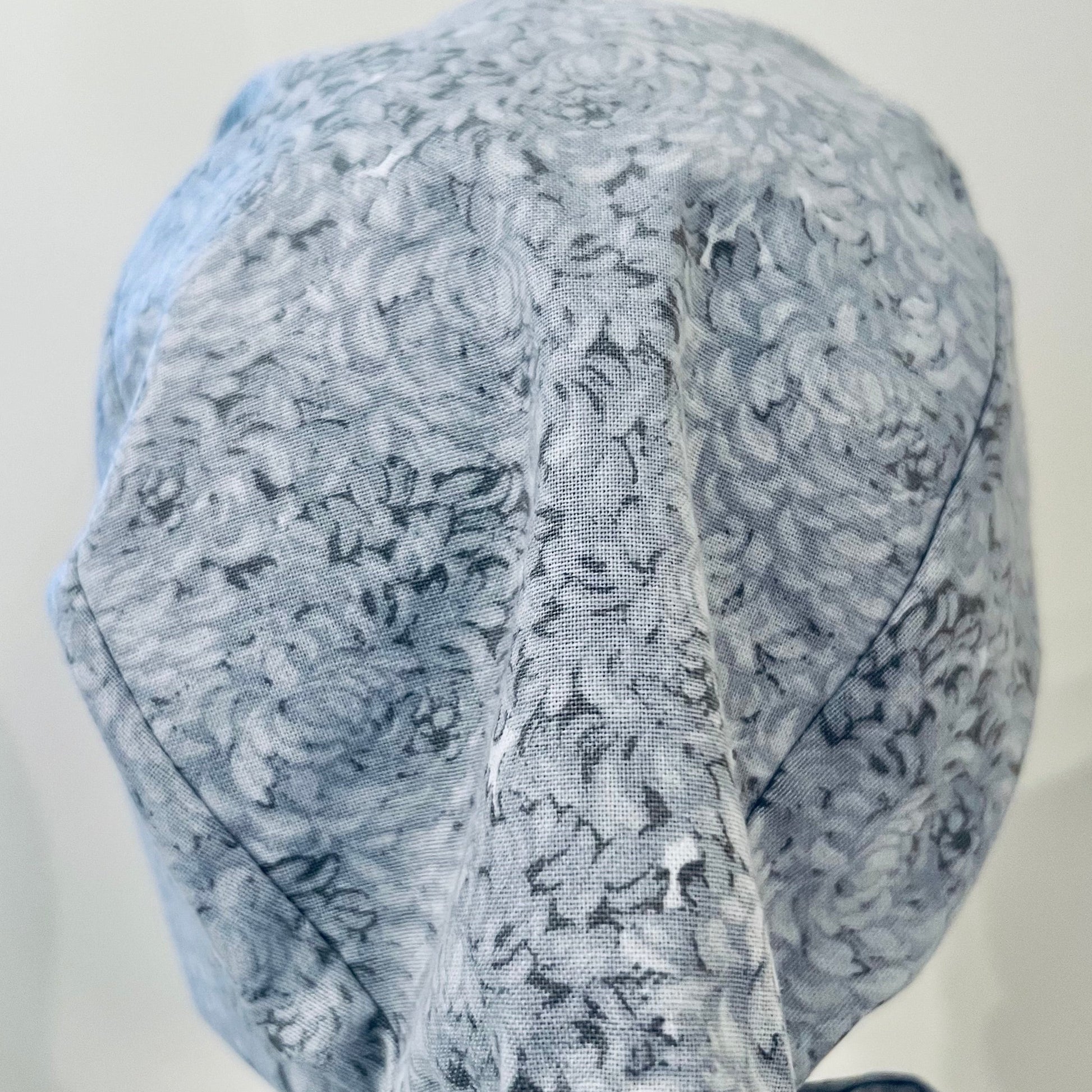 Scrub Cap-Light Grey Petals