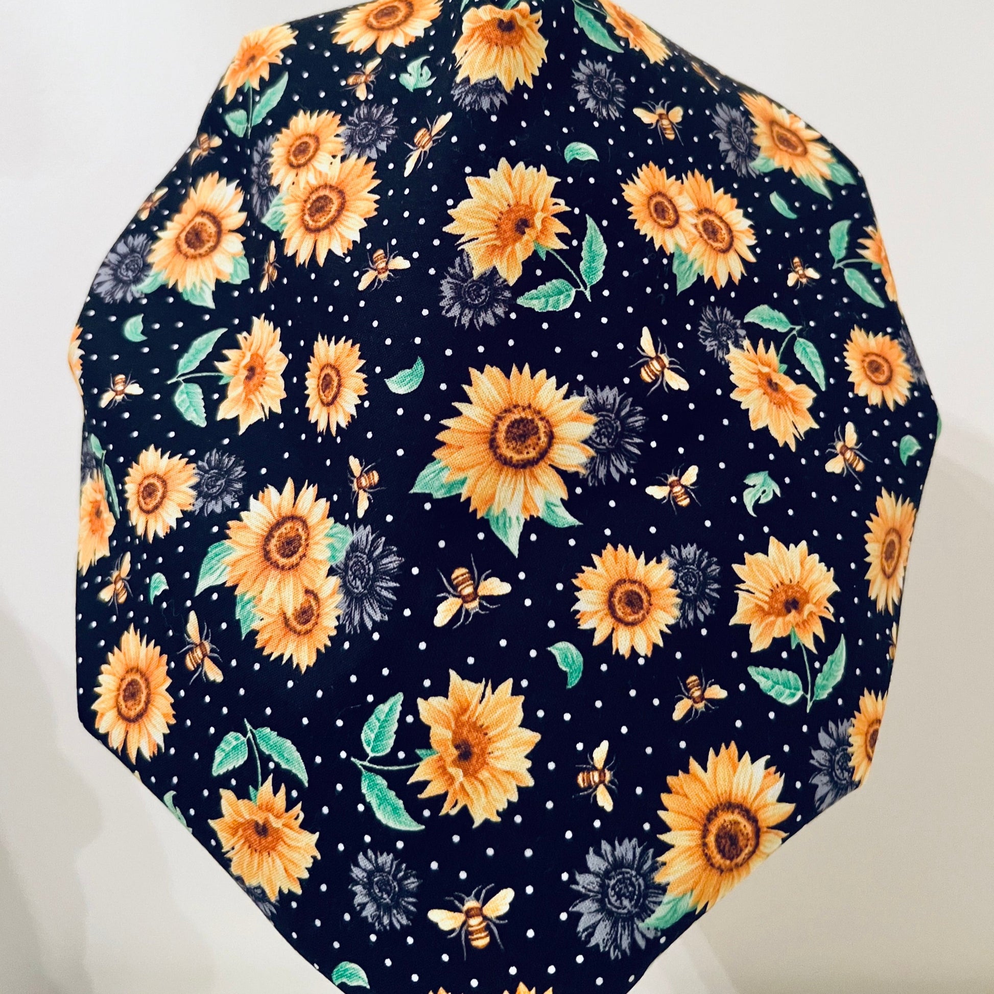 Bouffant - Bees and yellow flowers