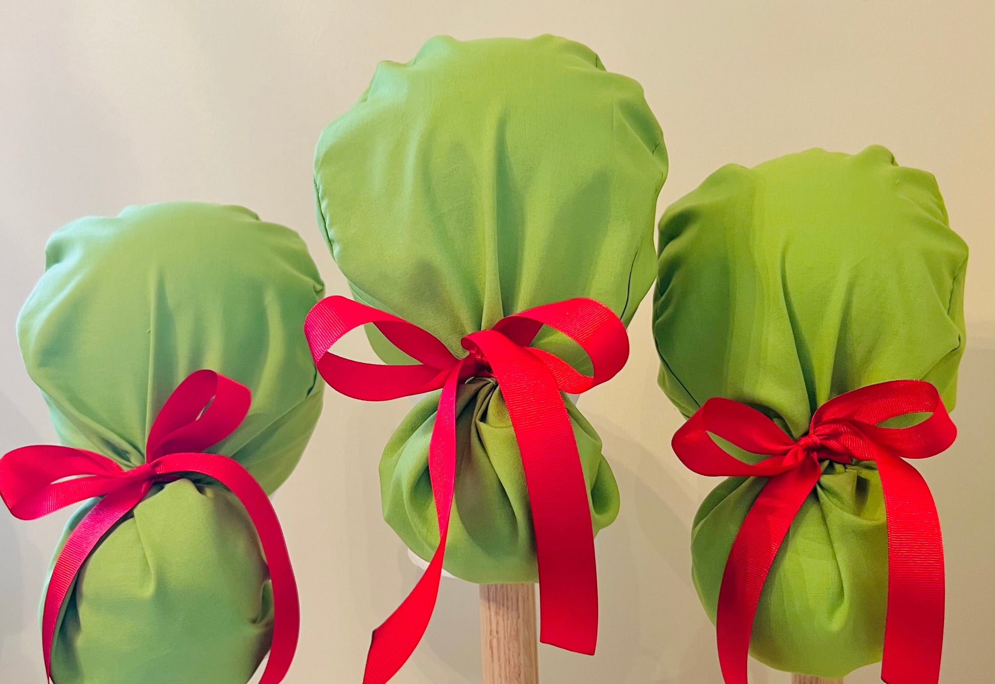Ponytail surgical hat Christmas Green Grinch