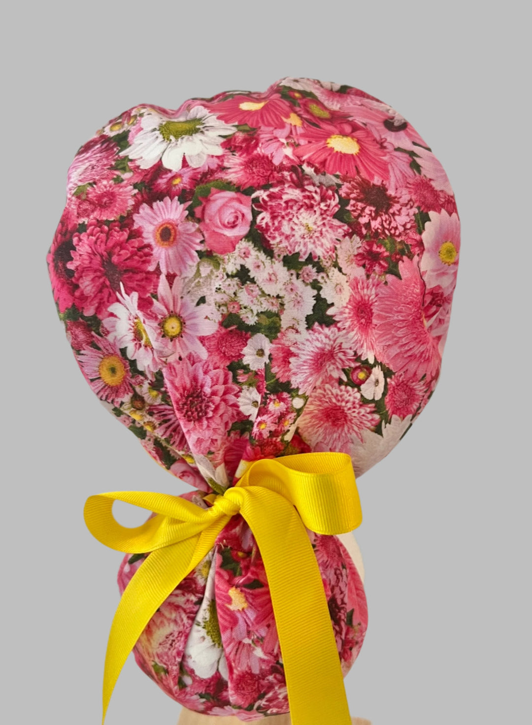 Ponytail Scrub Cap for Women Pink Daisy Floral Surgical Hat Yellow Band Flower Print Nurse Scrub Cap Surgical Tech Scrub Cap Long Hair Adjustable Handmade OR World Scrub Caps