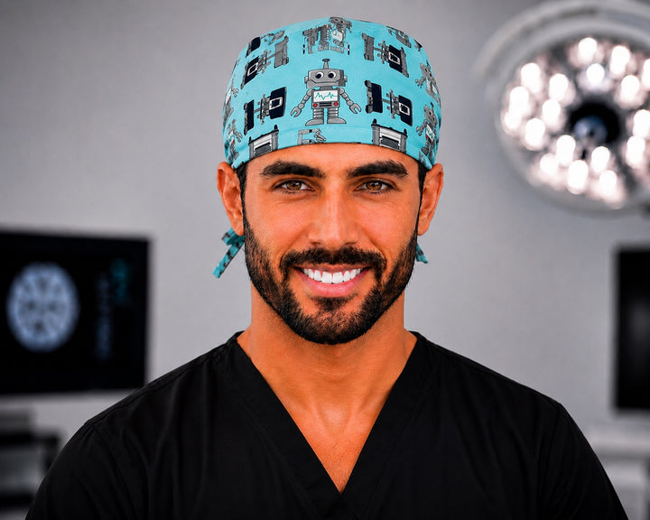Da Vinci robot tie-back scrub cap on a male OR nurse, front view — men&