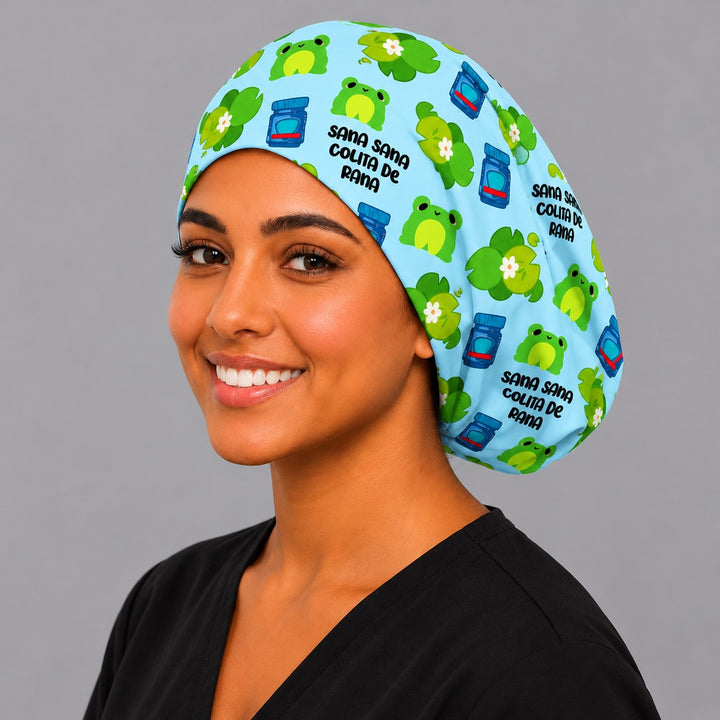 Front view of a Mexican frog Euro surgical hat for women with Sana Sana Colita de Rana lettering
