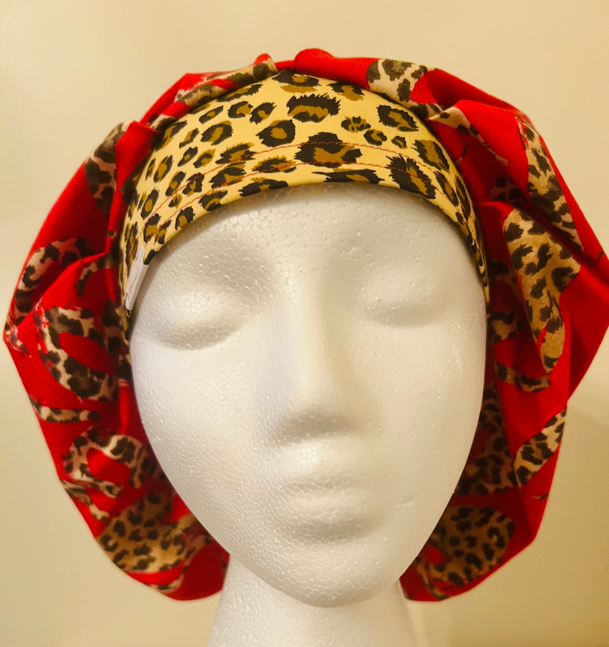 Bouffant Deluxe - Valentine's Cheetah Hearts