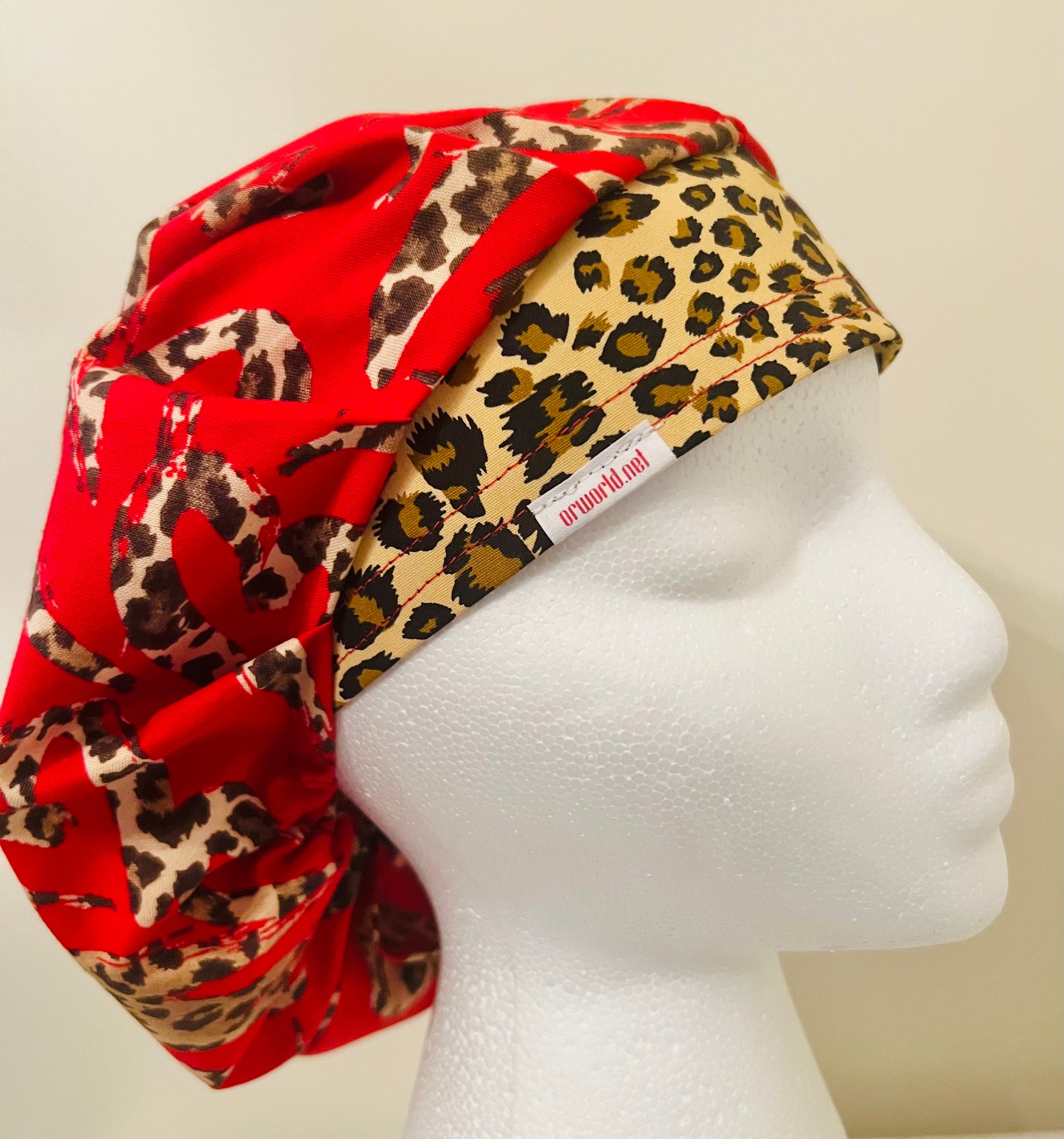 Bouffant Deluxe - Valentine's Cheetah Hearts