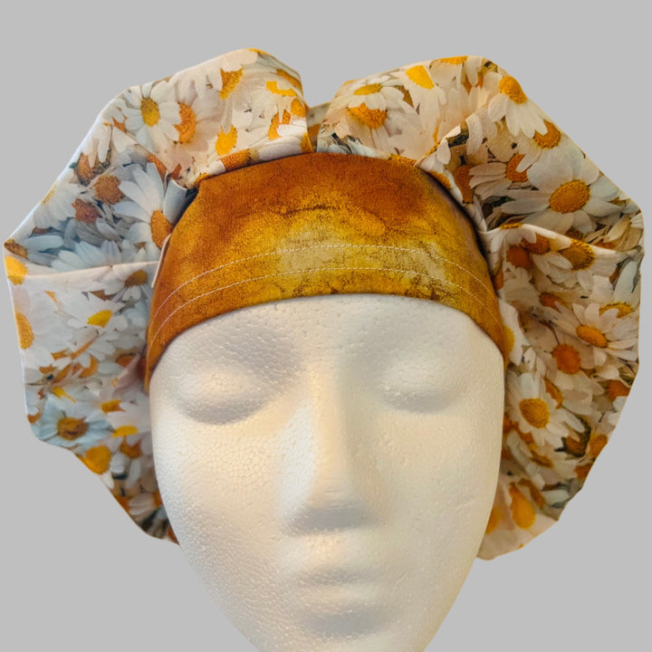 Daisy Bouffant Scrub Cap – Floral Surgical Hat for Women, White &amp; Gold Daisy Print, Nurse Cap, OR Hat, Ponytail-Friendly