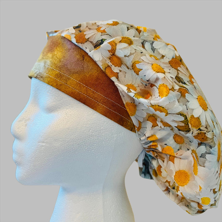Daisy Bouffant Scrub Cap – Floral Surgical Hat for Women, White &amp; Gold Daisy Print, Nurse Cap, OR Hat, Ponytail-Friendly